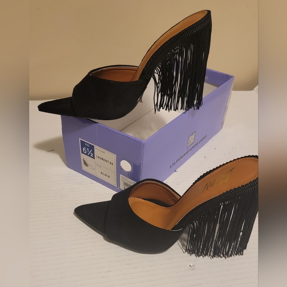 Brand NEW Black Low Heel W/Fringe
